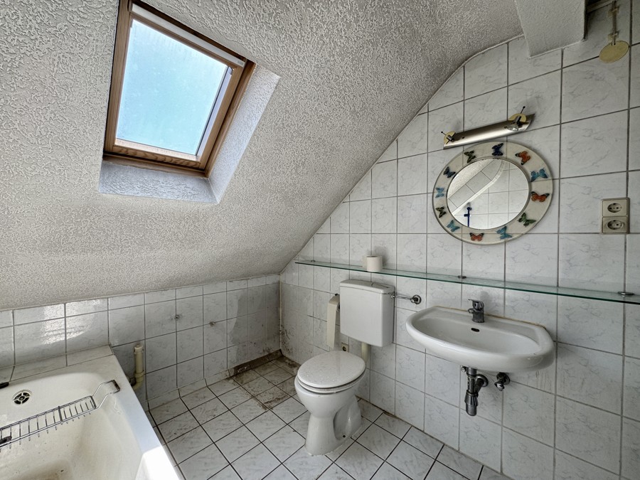 DG Badezimmer Ansicht 1