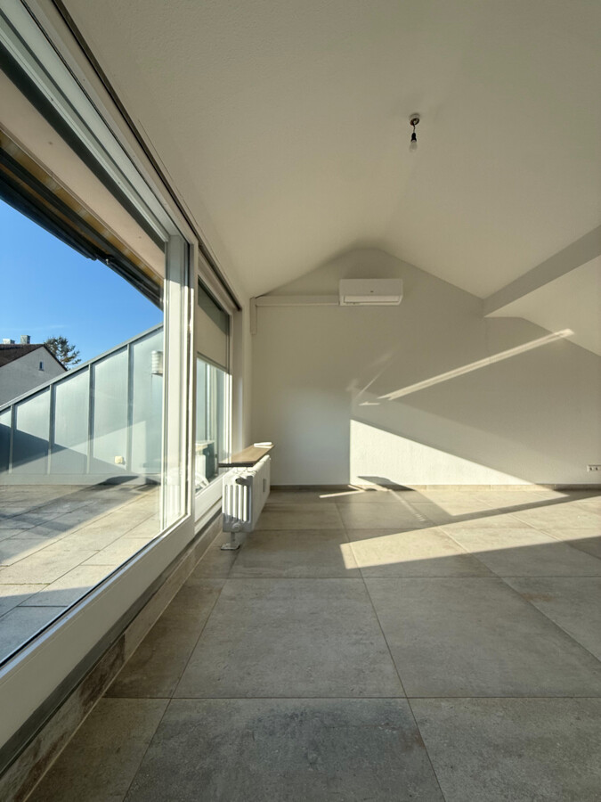 DG Esszimmer mit Loggia