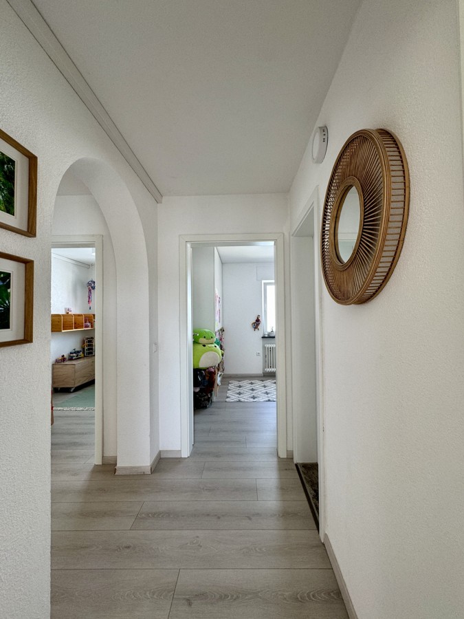 Flur mit Blick ins Kinderzimmer