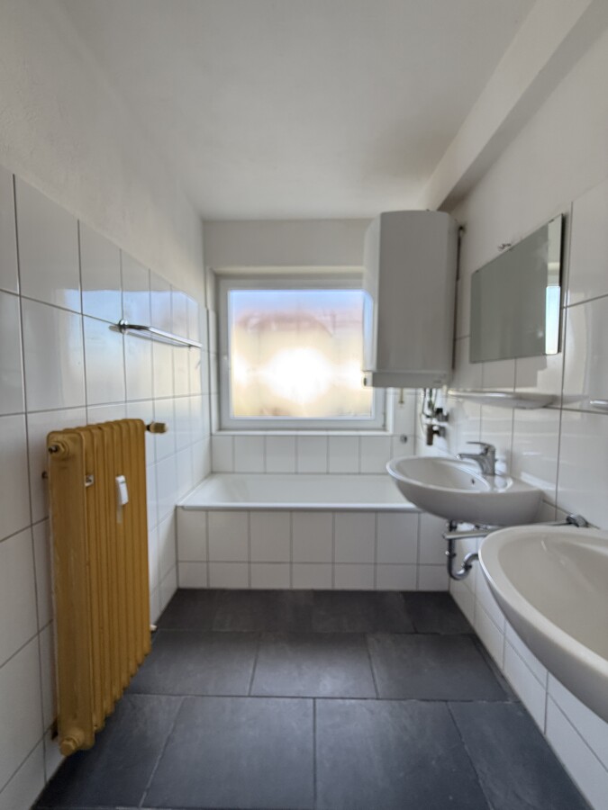 Haus 1 UG rechts Badezimmer
