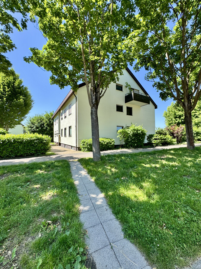 Straßenansicht 1