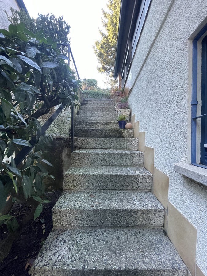Treppe zur Terrasse