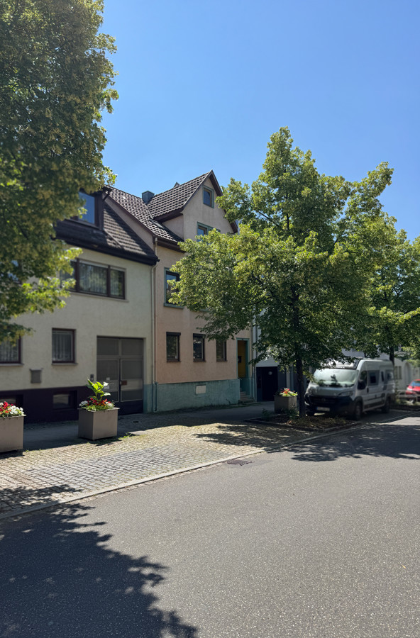 Straßenansicht 2