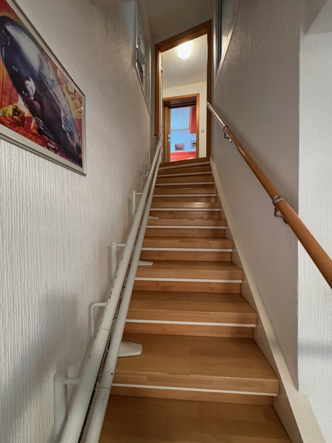 Treppe zur OG Wohnung