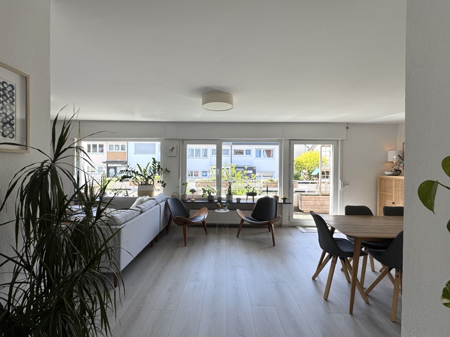 Wohn-/Esszimmer Ansicht 1