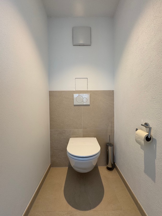 Separates WC im Badezimmer
