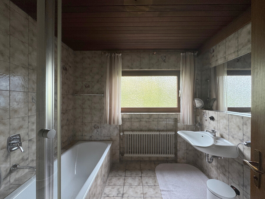 EG Badezimmer Ansicht 2