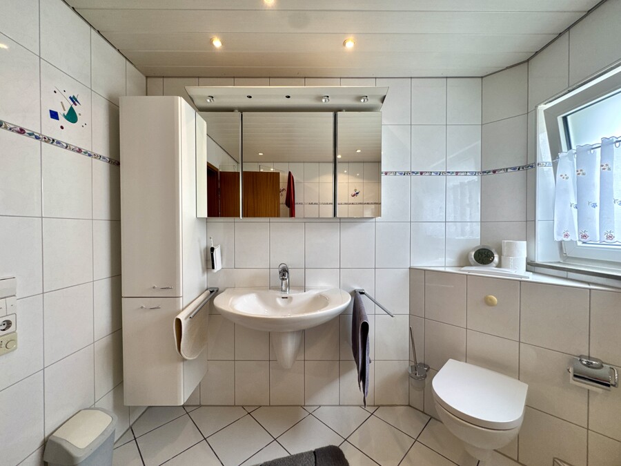 OG Badezimmer Ansicht 1