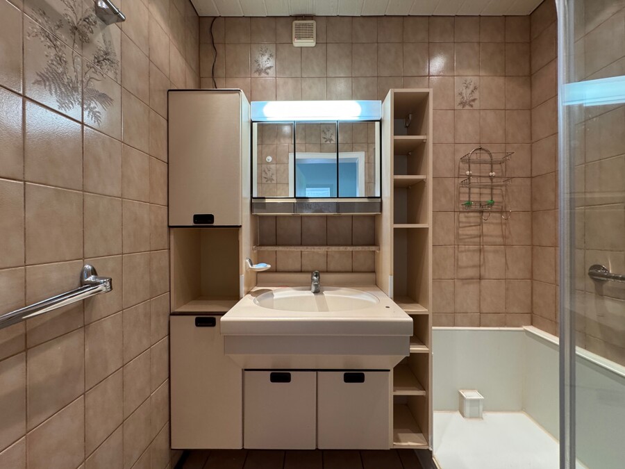 Badezimmer Ansicht 2