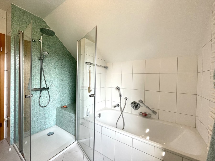 DG Badezimmer Ansicht 2