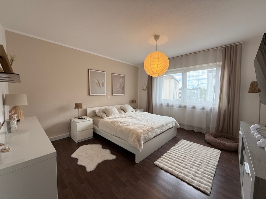 1. OG links Schlafzimmer