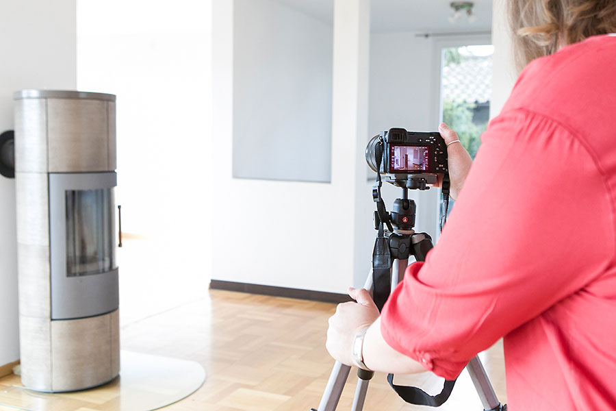 Sarah Hörster fotografiert einen Innenraum